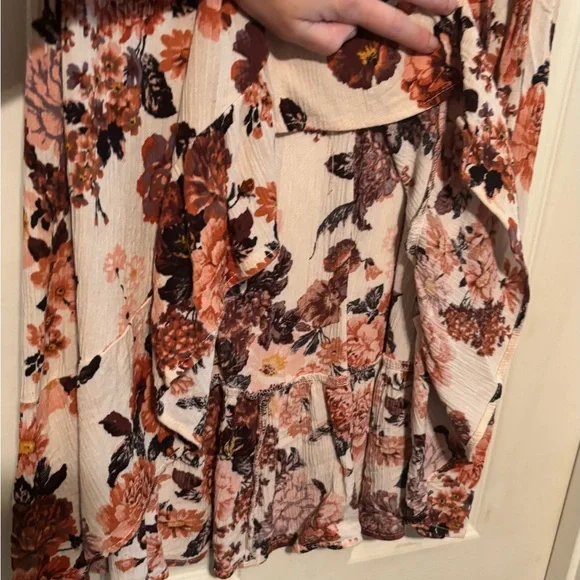 Floral faux wrap high-low/midi skirt with ruffles and ties - Picture 6 of 12